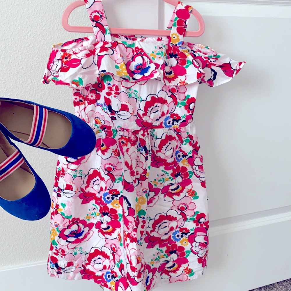 Stylish 5T off-shoulder dress
